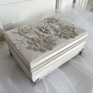 Шкатулки для украшений