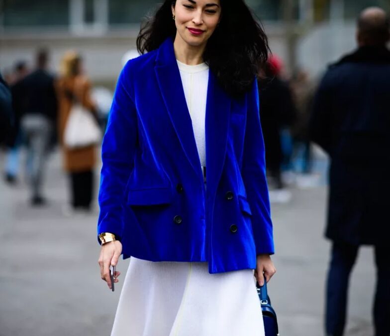 С чем носить длинный синий пиджак женский