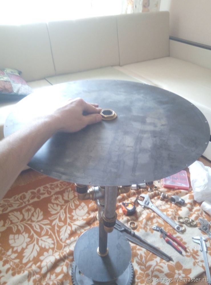 Мастерим винный столик, фото № 10