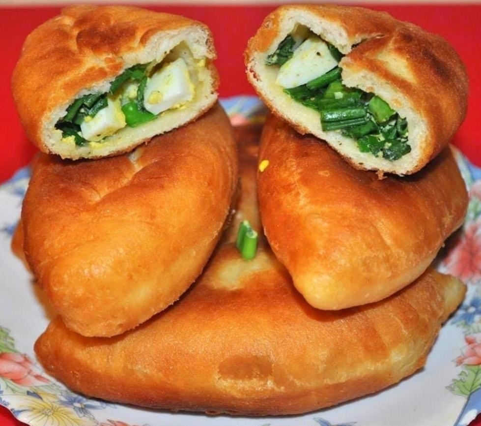 Пирожки с яйцом и луком