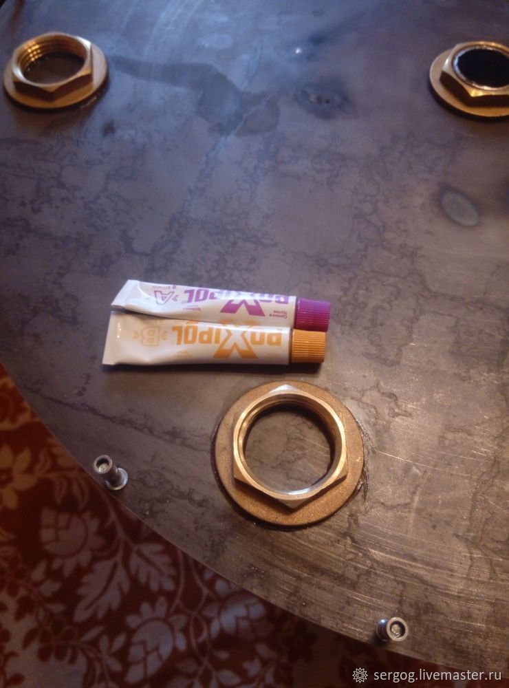 Мастерим винный столик, фото № 16