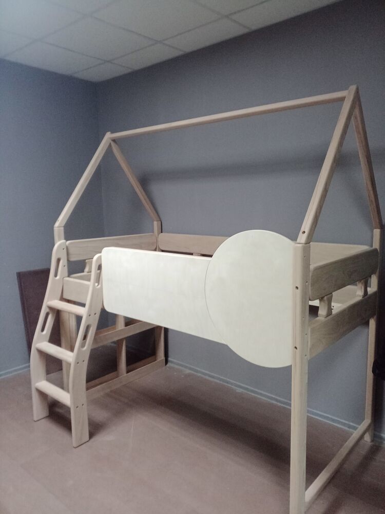 Съемная лестница для кровати чердака