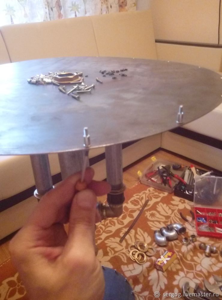 Мастерим винный столик, фото № 13