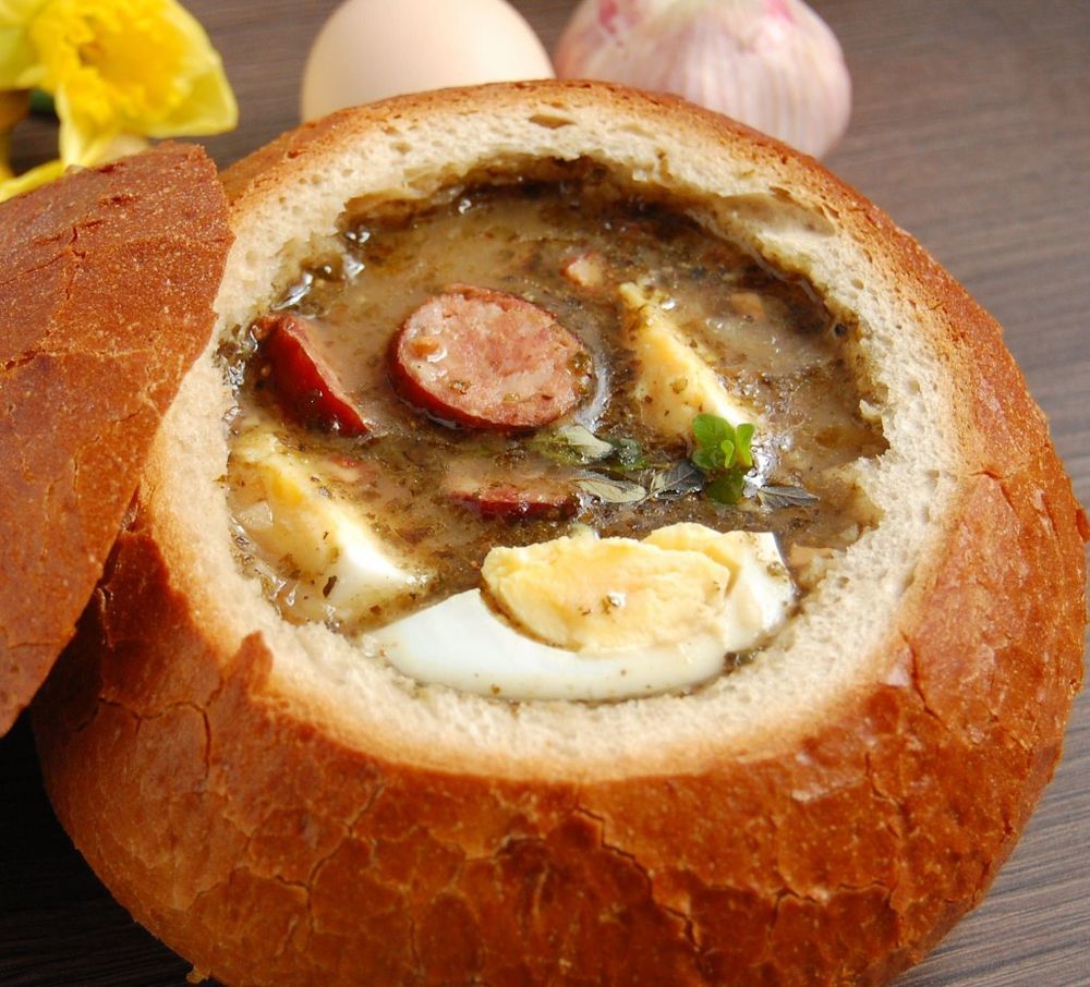 Горячий суп в хлебе: идеальный семейный обед за час