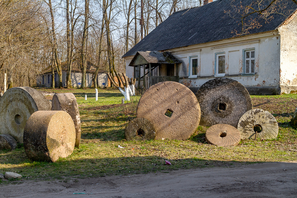 Мельничный жернов