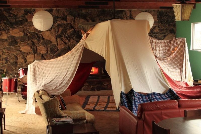 Я в домике: 6 простых способов построить детскую палатку