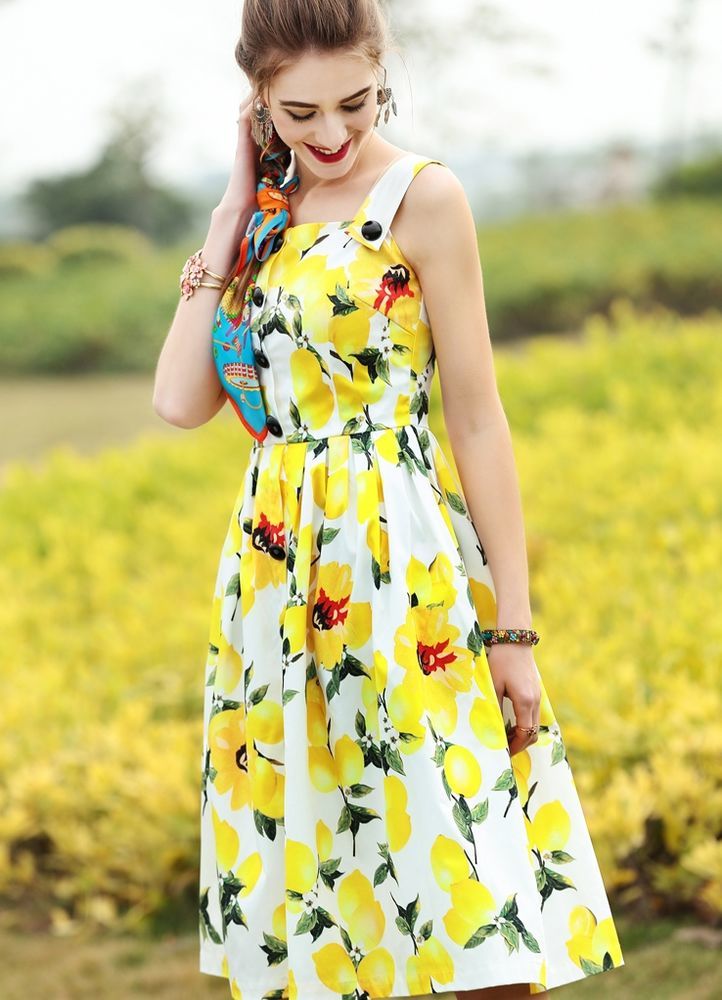 Желтое платье в цветочек