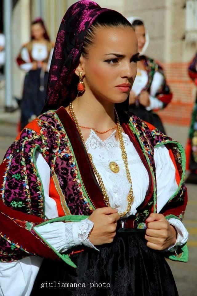 Итальянский женский народный костюм