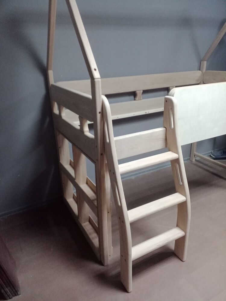 Съемная лестница для кровати чердака