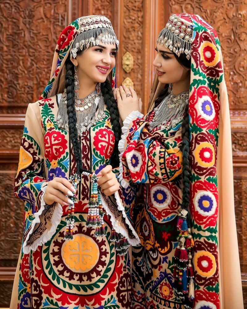 Таджикская национальная одежда женщин