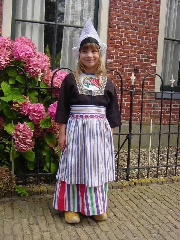 Национальные голландские костюмы