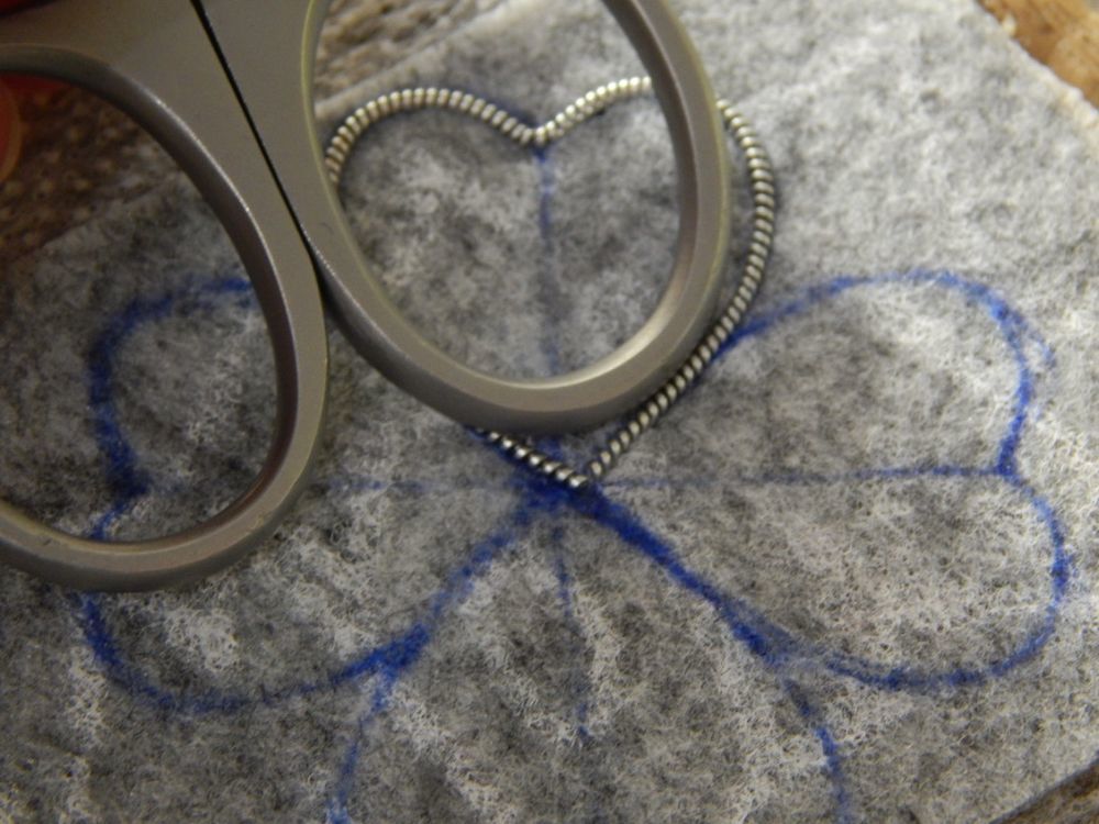 Создаем брошь Клевер из бисера своими руками пошаговый мастер-класс для начинающих, фото № 10