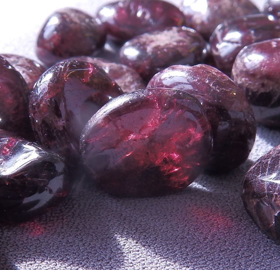 12 самых красивых фиолетовых камней! От чароита до сиреневого опала!, фото № 2