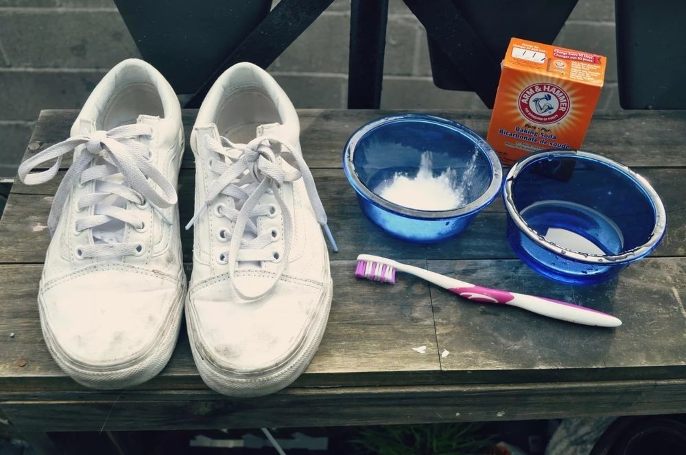 5 проверенных способов, как вернуть белым кроссовкам былую чистоту, фото № 11