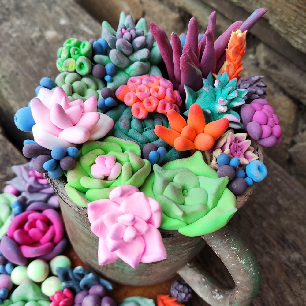 ЛЕПИМ ЦВЕТЫ ИЗ ЛЕГКОГО ЗАСТЫВАЮЩЕГО ПЛАСТИЛИНА. DIY FLOWERS FROM CLAY