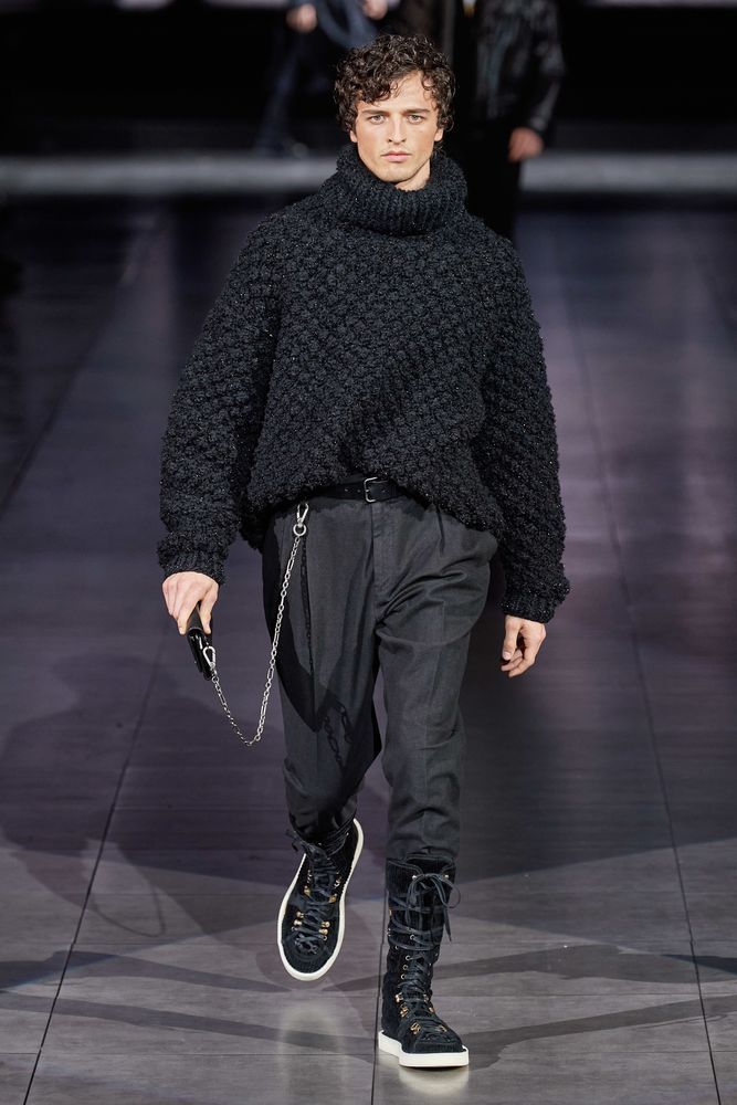 Dior Men Fall 2019 Menswear Fashion Show Mens winter fashion, Men fashion show,
