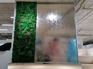 Водопад по стеклу – секрет притягательности