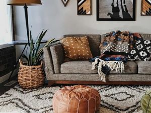 Дизайнер сара ричардсон подушки на диван