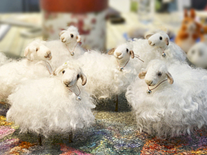 18 идей овечек. Валяние из шерсти: овечка сухое валяние