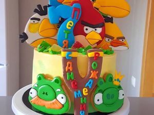 Пеку торт Бед Пиги из Энгри Бердс - Cake Bad Piggie - Angry Birds