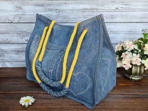 Простые и практичные рюкзаки из старых джинсов