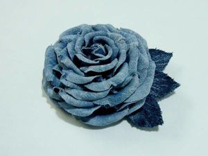 Роза из ткани 