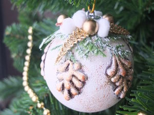 Let's Decorate Christmas Balls with Hot Glue. Livemaster - handmade
