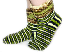 Вяжем крючком сапоги-носки из остатков пряжи. Ярмарка Мастеров - ручная работа, handmade.