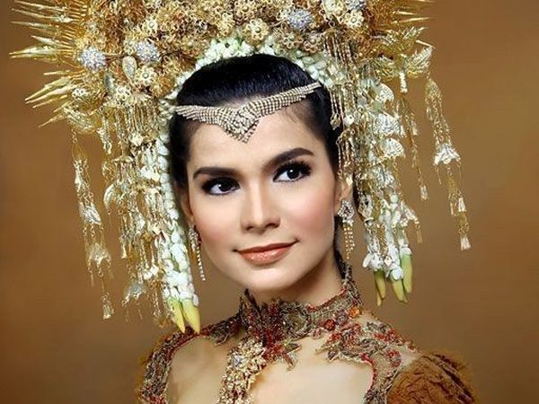 Colourful Wedding Outfits and Amazing Jewelry from Different Countries of the World | Livemaster - handmade