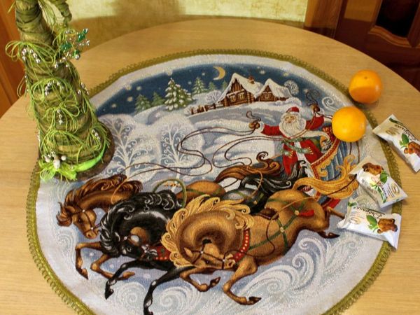 Есть ли скатерка с Дедом Морозом? | Ярмарка Мастеров - ручная работа, handmade