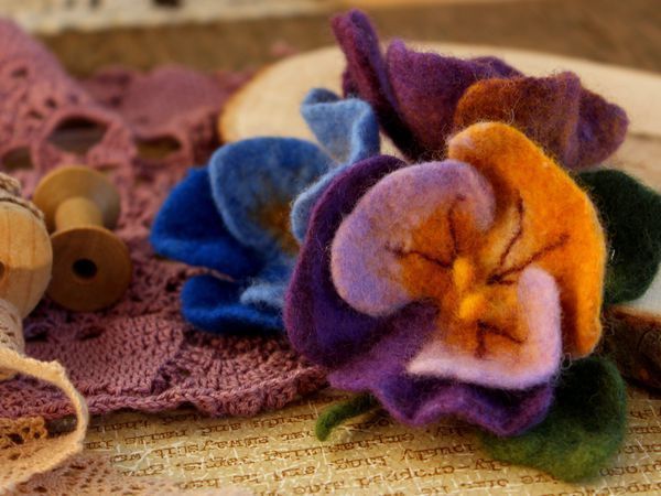 Making a DIY Woolen Pansy Flower | Livemaster - handmade