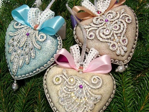 Кружевные сердечки на елку | Ярмарка Мастеров - ручная работа, handmade