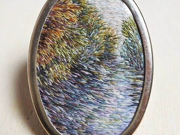 Brooches Embroidered with Irish Landscapes by Eveline de Lange | Livemaster - handmade