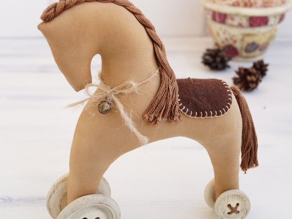 Лошадки мастер класс. Кофейные игрушки лошадки. Кофеюшка лошадка. Кофейная лошадь. Кофейные лошадки выкройки.