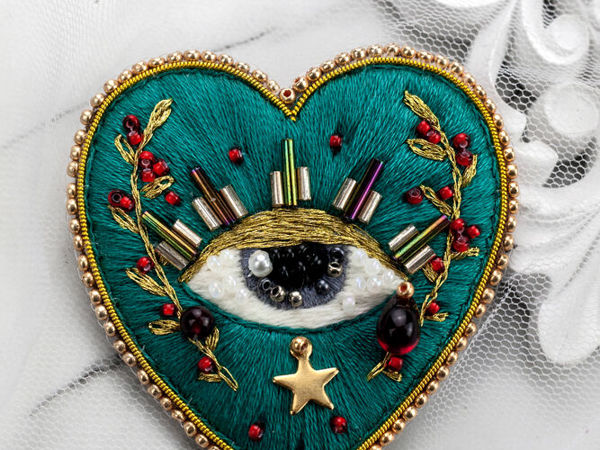 Sacred heart. Брошь. Фото и видео | Ярмарка Мастеров - ручная работа, handmade