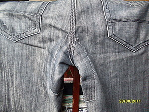 Как сделать заплатку на джинсах на коленке?