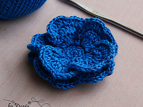 Вязаные голубые цветы крючком - 73 фото