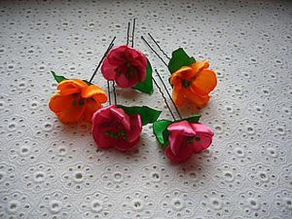 Делаем нежный цветок из атласной ленты | Ярмарка Мастеров - ручная работа, handmade