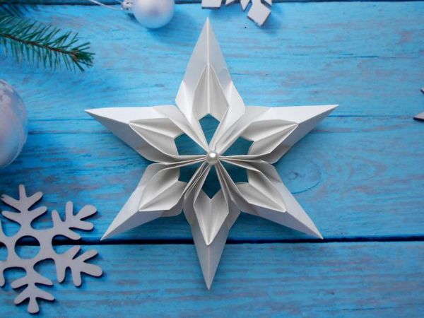 Снежинки из бумаги: 3 способа украсить дом к Новому году своими руками