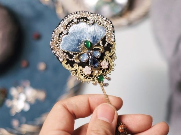 Embroidered Brooches by Amazing Jiaran Studio | Livemaster - handmade