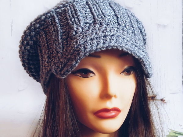 Green Wool and Viscose Knitted Cap with Visor and Pompom by Tonak