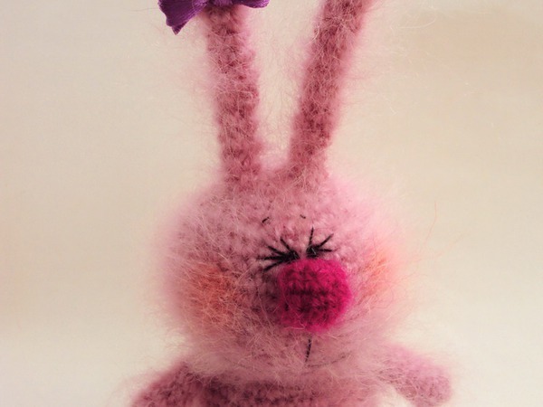 Вяжем крючком розового зайчика | Ярмарка Мастеров - ручная работа, handmade
