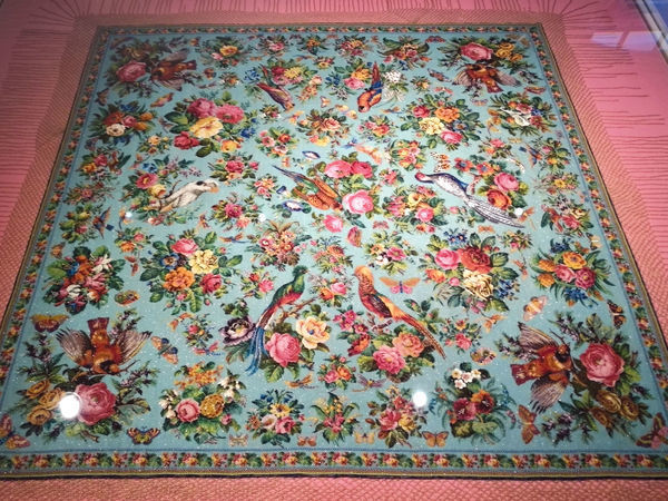 A Man-Made Miracle: the Famous Tablecloth with Birds from the Peranakan Museum in Singapore | Livemaster - handmade