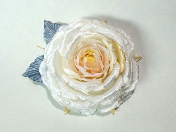 Брошь белая роза из ткани | Ярмарка Мастеров - ручная работа, handmade
