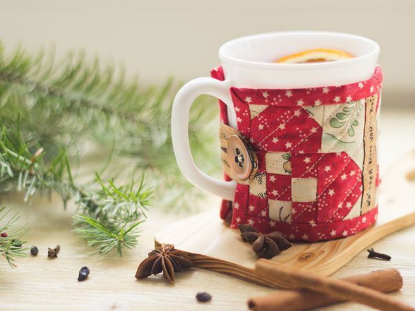 Warm Gift For Valentine's Day: Sew Mug Cozy ''Patchwork Heart'' | Livemaster - handmade