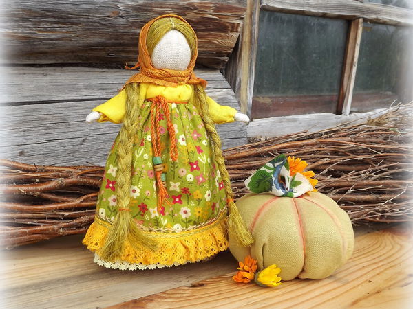 К1022 Набор для шитья Текстильная каркасная кукла Осень