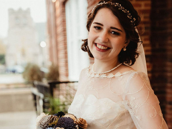 She Wore Her Grandmother's Dress From 1956 And Looked Gorgeous! How ''One-Time'' Item Turned Into Family Heirloom | Livemaster - handmade