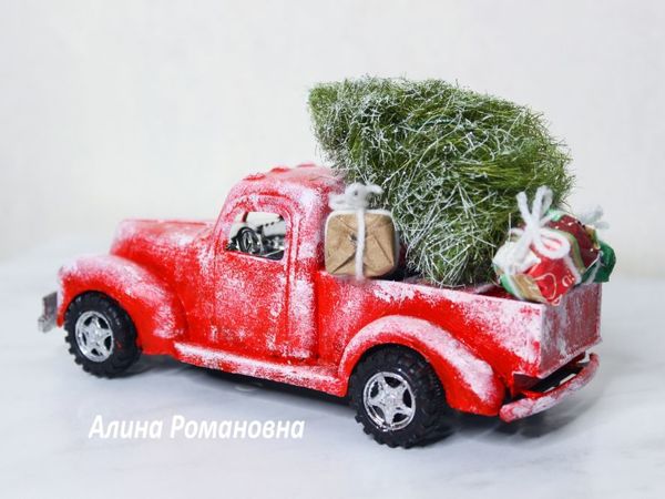 Making Car With Christmas Tree On Roof | Livemaster - handmade