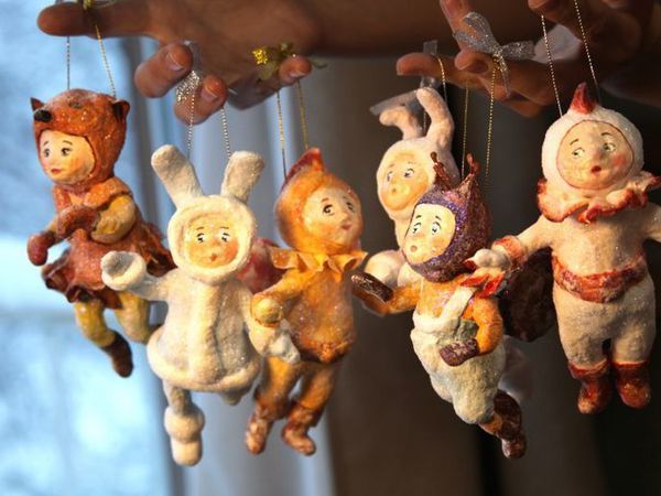 Пасхальные куклы и зимние малыши. Юрист из Могилева создает ватные игрушки по старинным технологиям