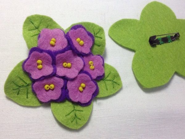 Getting Ready for Spring: A DIY Project on Creating a Felted Violet Brooch | Livemaster - handmade